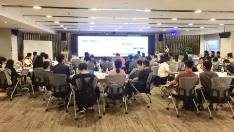 俞璇老师企业培训授课现场
