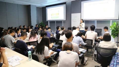 俞璇老师企业培训授课现场