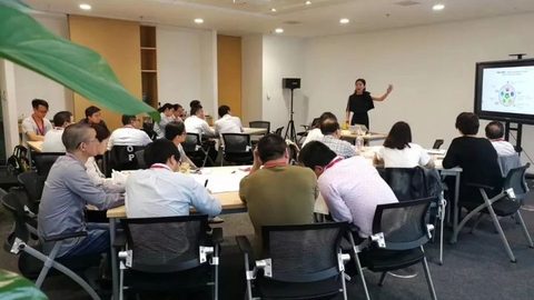 俞璇老师企业培训授课现场
